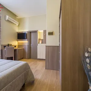 Hotel Est ***